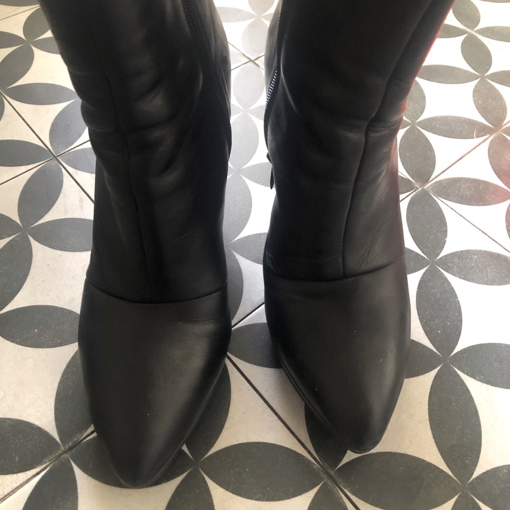 Vince black platform bootie size 7.5 pointy